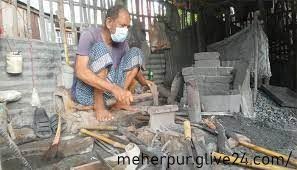 ঈদকে সামনে রেখে মেহেরপুরে কামারশালায় ব্যস্ততা বেড়েছে
