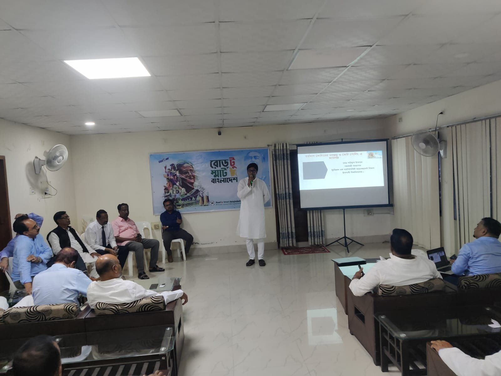 মাঠপর্যায়ে পাঁচ হাজার প্রশিক্ষক ও ছয় লাখ ভোট প্রার্থনা কর্মী তৈরি করছে আওয়ামী লীগ